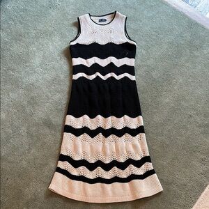 GAP Black and Cream Midi Crochet Dress